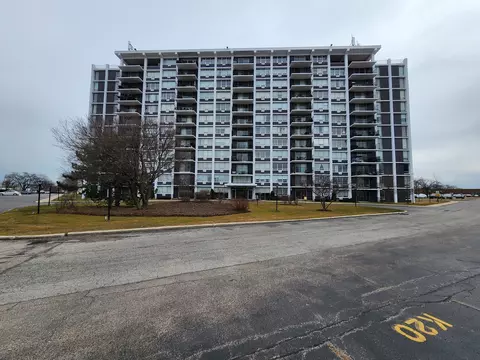 8815 W Golf Rd #1I, Niles, IL 60714