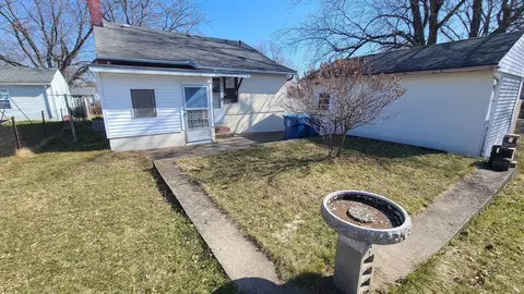 Exterior - 617 Logan Ave, Dixon, IL 61021 photo 4 of 8