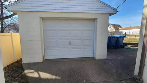 Exterior - 617 Logan Ave, Dixon, IL 61021 photo 5 of 8