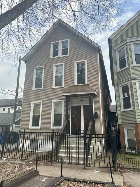 2115 W Melrose St, Chicago, IL 60618