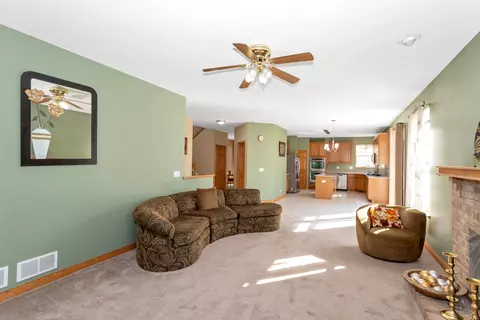 Living - 617 Olive Pkwy, Bartlett, IL 60103 photo 6 of 7