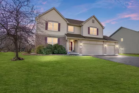 617 Olive Pkwy, Bartlett, IL 60103