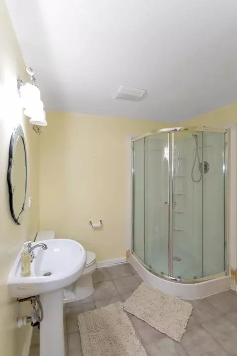 Bath - 617 Olive Pkwy, Bartlett, IL 60103 photo 7 of 7
