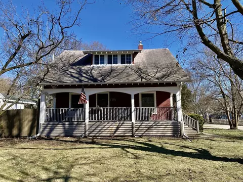 Exterior - 604 Normal Rd, Dekalb, IL 60115 photo 4 of 7