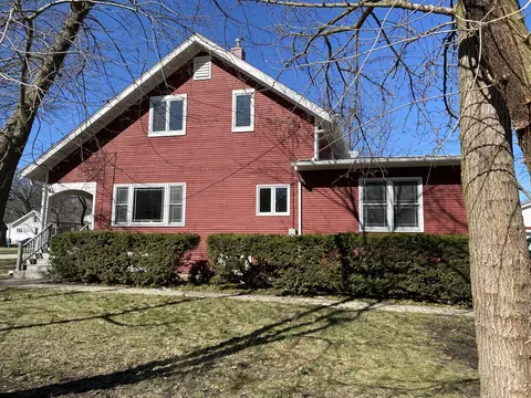 Exterior - 604 Normal Rd, Dekalb, IL 60115 photo 3 of 7