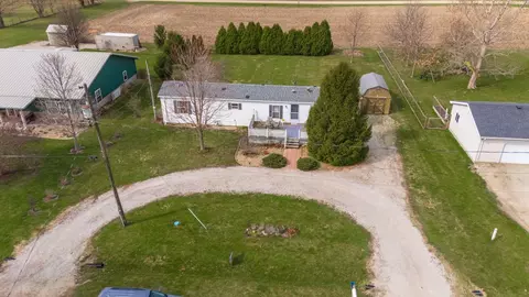 407 N 1st St, Secor, IL 61771 photo 2