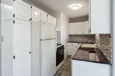 Kitchen - 1430 Winter Dr, Freeport, IL 61032 photo 1 of 7