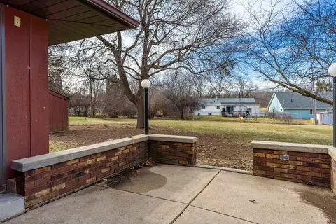 Exterior - 1430 Winter Dr, Freeport, IL 61032 photo 8 of 11