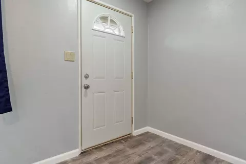Entry Way - 1430 Winter Dr, Freeport, IL 61032 photo 1 of 1