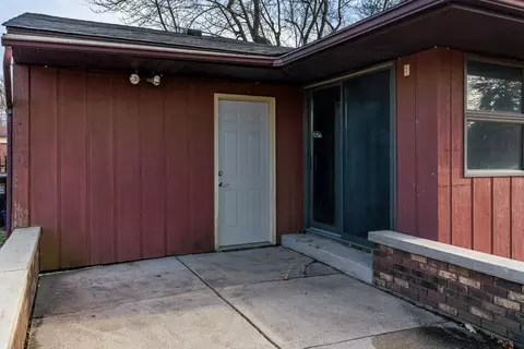 Exterior - 1430 Winter Dr, Freeport, IL 61032 photo 11 of 11