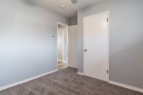 Bedroom - 1430 Winter Dr, Freeport, IL 61032 photo 3 of 5