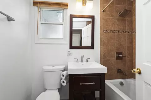Bath - 3129 172nd St, Hazel Crest, IL 60429 photo 1 of 4