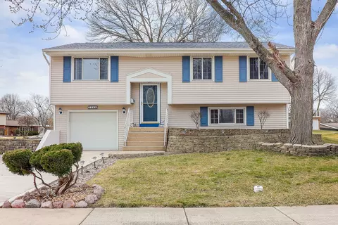 204 Williams Dr, Schaumburg, IL 60193