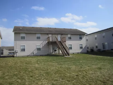 1233 Rushmoore Dr, Dekalb, IL 60115 photo 2