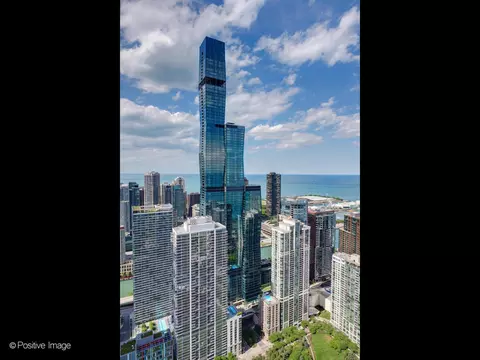 363 E Wacker Dr #5605, Chicago, IL 60601 photo 1