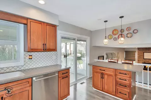 Kitchen - 1832 Albright Ct, Wheaton, IL 60189 photo 3 of 5