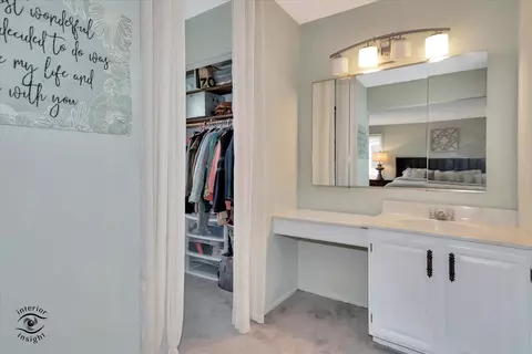 Bath - 1832 Albright Ct, Wheaton, IL 60189 photo 2 of 5