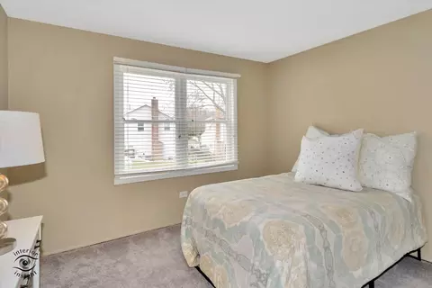 Bedroom - 1832 Albright Ct, Wheaton, IL 60189 photo 6 of 6