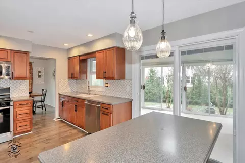 Kitchen - 1832 Albright Ct, Wheaton, IL 60189 photo 4 of 5