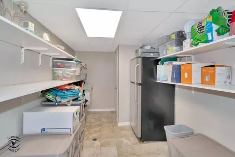 Kitchen - 1832 Albright Ct, Wheaton, IL 60189 photo 5 of 5