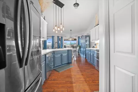 Kitchen - 1916 Saltonstall Dr, Normal, IL 61761 photo 4 of 5