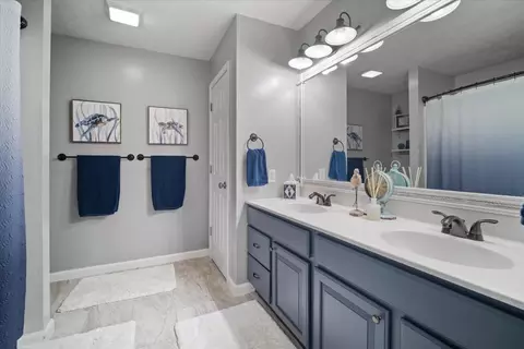 Bath - 1916 Saltonstall Dr, Normal, IL 61761 photo 1 of 3