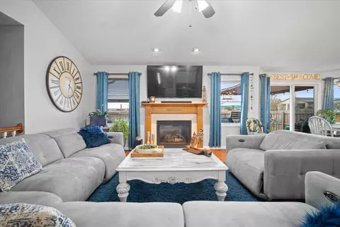 Living - 1916 Saltonstall Dr, Normal, IL 61761 photo 3 of 5