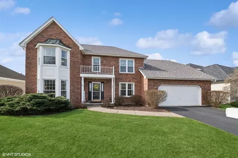 491 Mensching Rd, Roselle, IL 60172