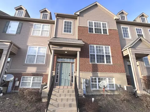 136 Station Park Cir, Grayslake, IL 60030