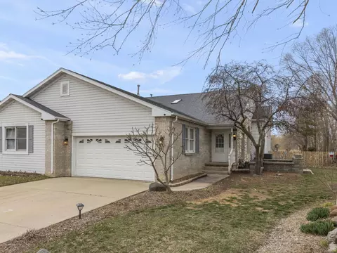 312 S Division St, Braidwood, IL 60408