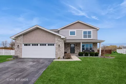 441 Tramore Ave, Beecher, IL 60401