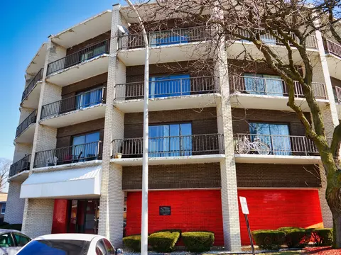3900 W 95th St #300, Evergreen Park, IL 60805