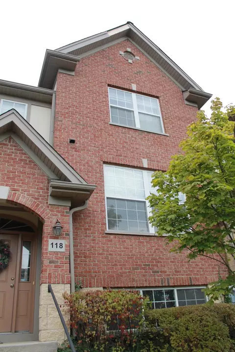 118 Enclave Dr, Mount Prospect, IL 60056