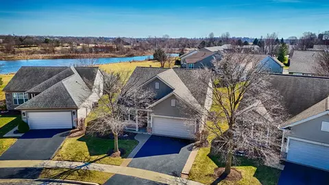 Exterior - 2807 Beacon Point Cir, Elgin, IL 60124 photo 3 of 15