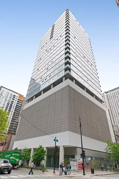 550 N Saint Clair St #2403, Chicago, IL 60611