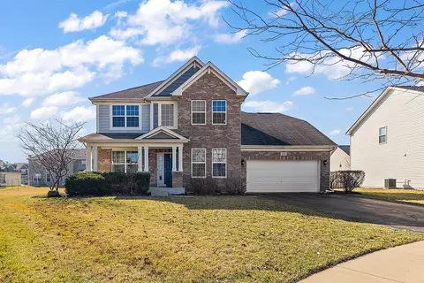 154 Bluegrass Pkwy, Oswego, IL 60543