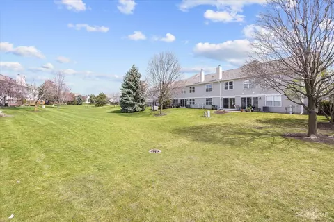 Exterior - 3135 Reflection Dr, Naperville, IL 60564 photo 7 of 7