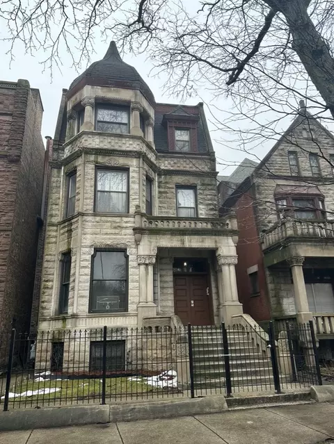 3612 S King Dr, Chicago, IL 60653