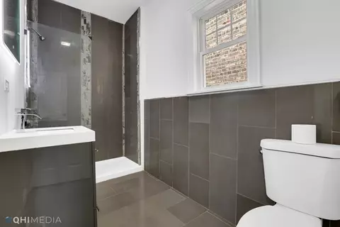 Bath - 739 E 91st Pl, Chicago, IL 60619 photo 2 of 4