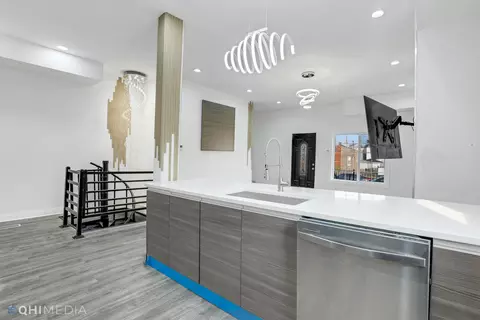 Bath - 739 E 91st Pl, Chicago, IL 60619 photo 1 of 4