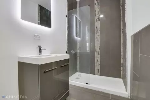 Bath - 739 E 91st Pl, Chicago, IL 60619 photo 3 of 4