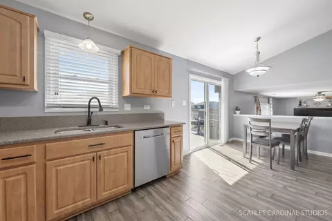 Kitchen - 7004 Townsend Blvd, Plainfield, IL 60586 photo 2 of 3