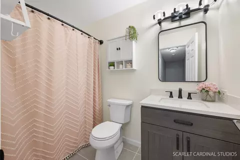 Bath - 7004 Townsend Blvd, Plainfield, IL 60586 photo 2 of 3