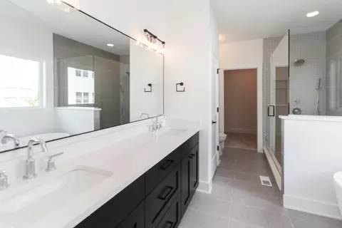 Bath - 26305 Cameron Ct, Plainfield, IL 60585 photo 2 of 3