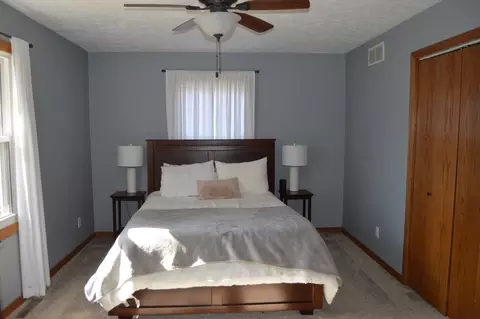Bedroom - 2417 Anchor Dr, Bloomington, IL 61704 photo 3 of 8
