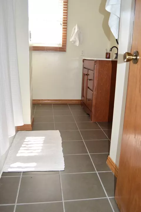 Bath - 2417 Anchor Dr, Bloomington, IL 61704 photo 1 of 2