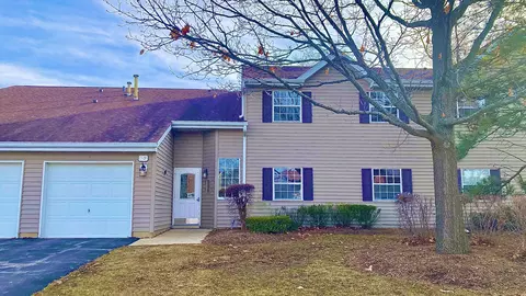 59 Gant Cir #F, Streamwood, IL 60107
