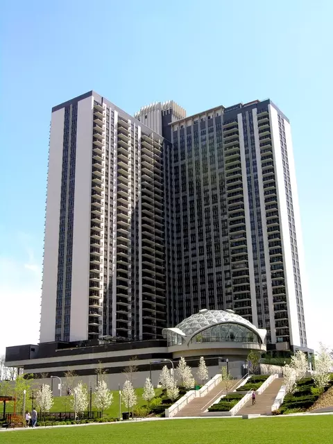 400 E Randolph St #3106, Chicago, IL 60601