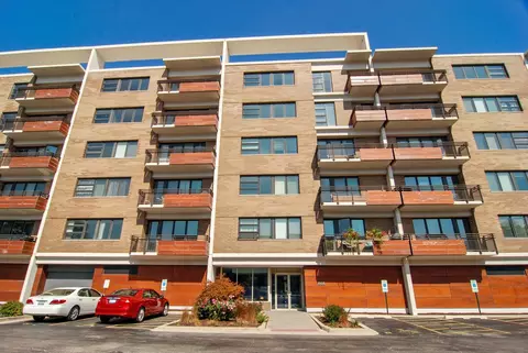 1905 S Wolf Rd #605, Hillside, IL 60162