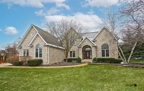 2581 Sutton Ln, Aurora, IL 60502